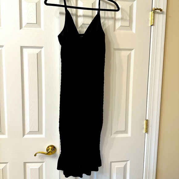 Black strapless dress with cut out in the front - Picture 1 of 4